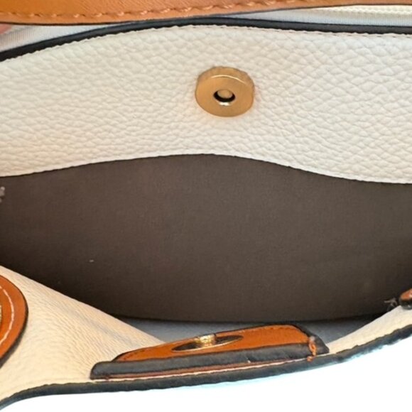 Empire Pebbled faux leather handbag white with gold horseshoe detail NWT - Picture 7 of 8